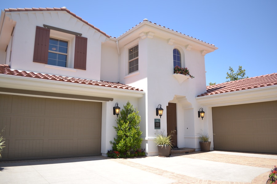 How To Select The Perfect Garage Door Style